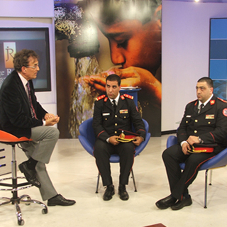 El conductor del ciclo entrevistó al Comandante Sebastián Gandolfo, 2º Jefe del Cuerpo de Bomberos Voluntarios de San Telmo y Puerto Madero y al Subcomandante Cristian Saadi, 3º Jefe del mismo Cuerpo de Bomberos 